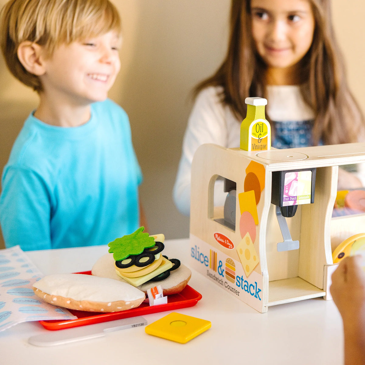 Melissa & Doug: Slice & Stack Sandwich Counter