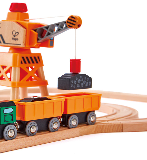 Hape: Diesel Freight Train