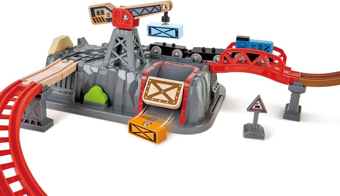 Hape: Railway Bucket-Builder-Set