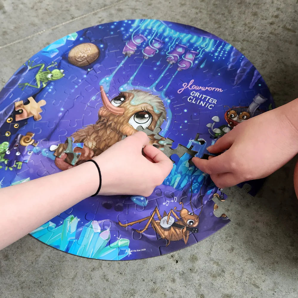 Glowworm Glitter Critter Round Puzzle - 100 piece