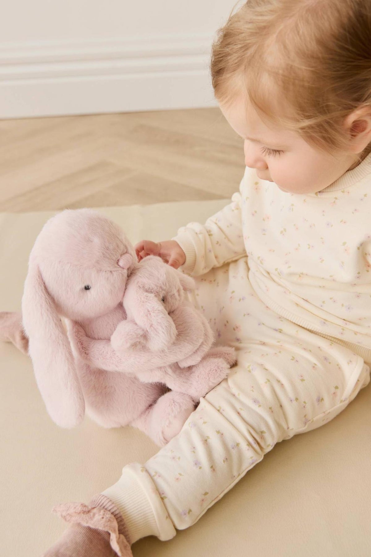 Snuggle Bunnies Frankie the Hugging Bunny - Blossom (30cm)
